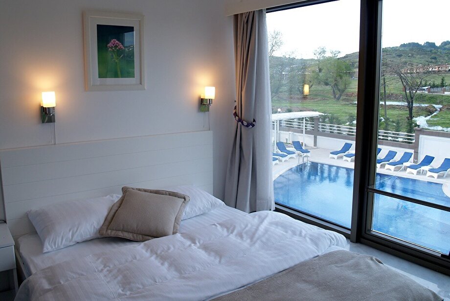 violet park hotel sile 1 night 2 person accommodation i shop miles